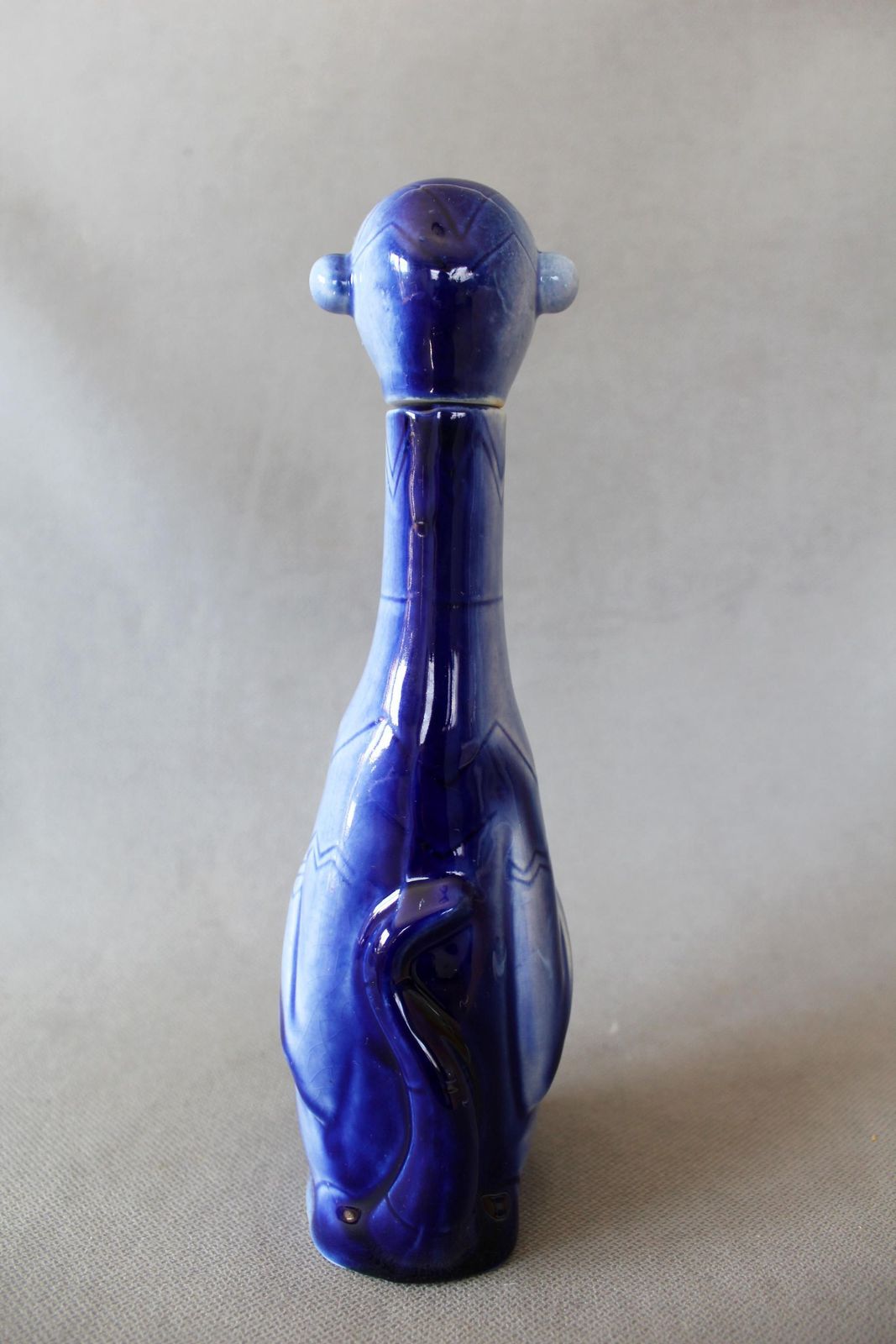 111.0 Antieke art deco Duitse blauwe keramische aap-karaf, komisch, Schafer-stijl, figuratief, handgeschilderd, kurkstopper ontbreekt photo