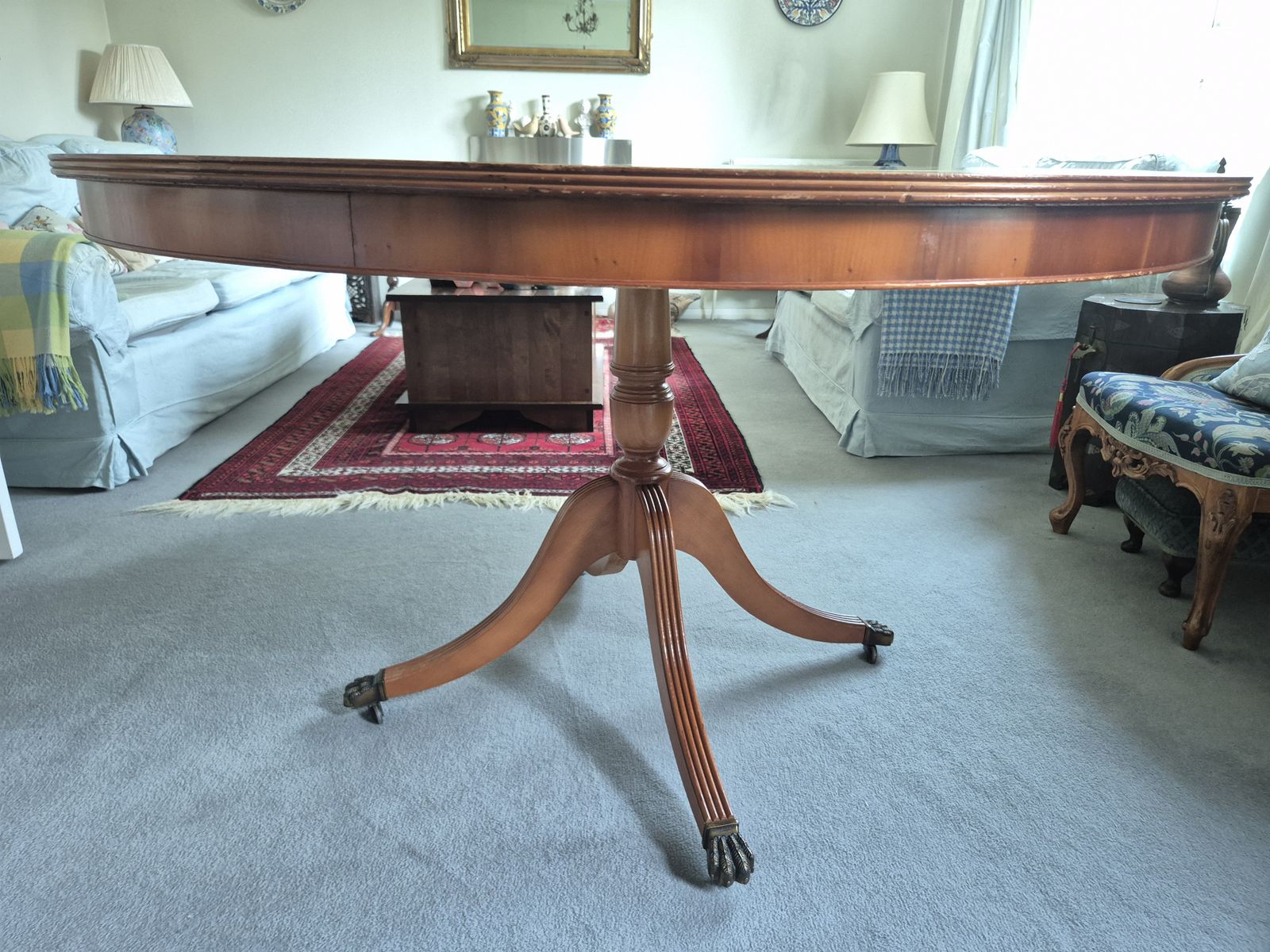 photo vinterior Lexterten Round Dining Table And Four Chairs