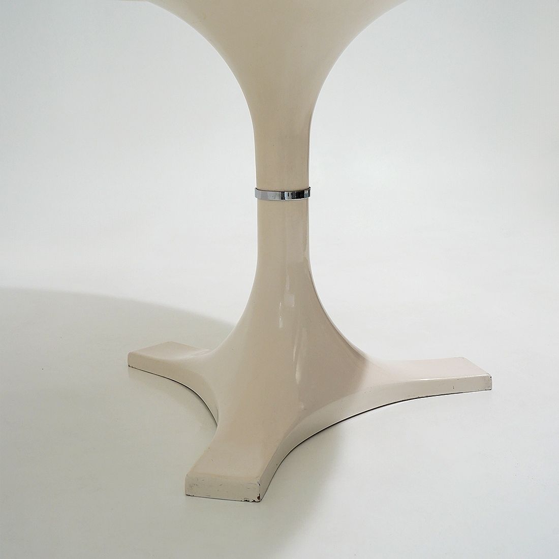 Table With Central Leg By Ignazio Gardella For Kartell, 1970s photo Furniture