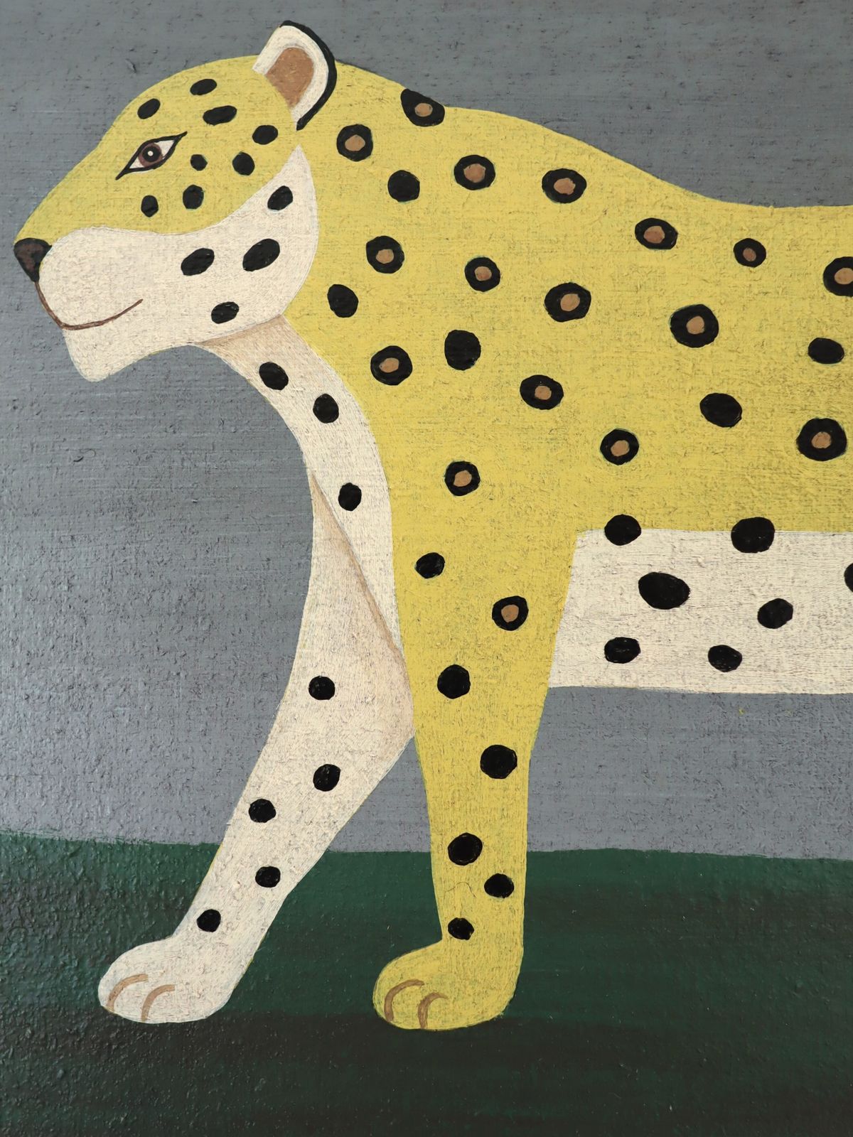 Golden Leopard photo vinterior