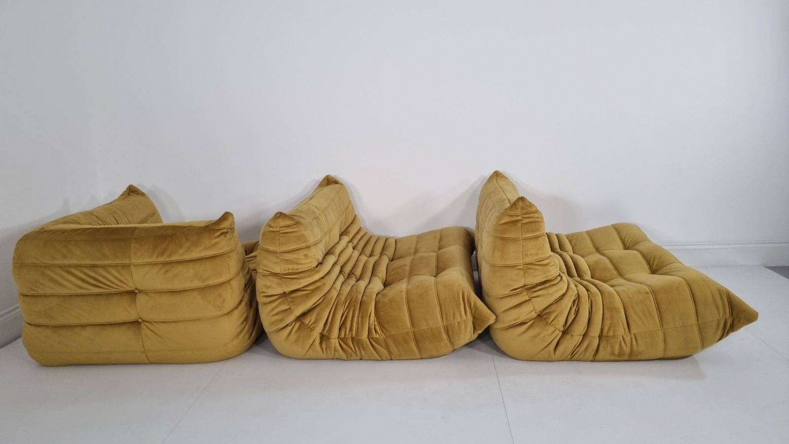 photo vinterior Ligne Roset Togo 2 X 2 Seater And Corner In Bronze Gold Velvet