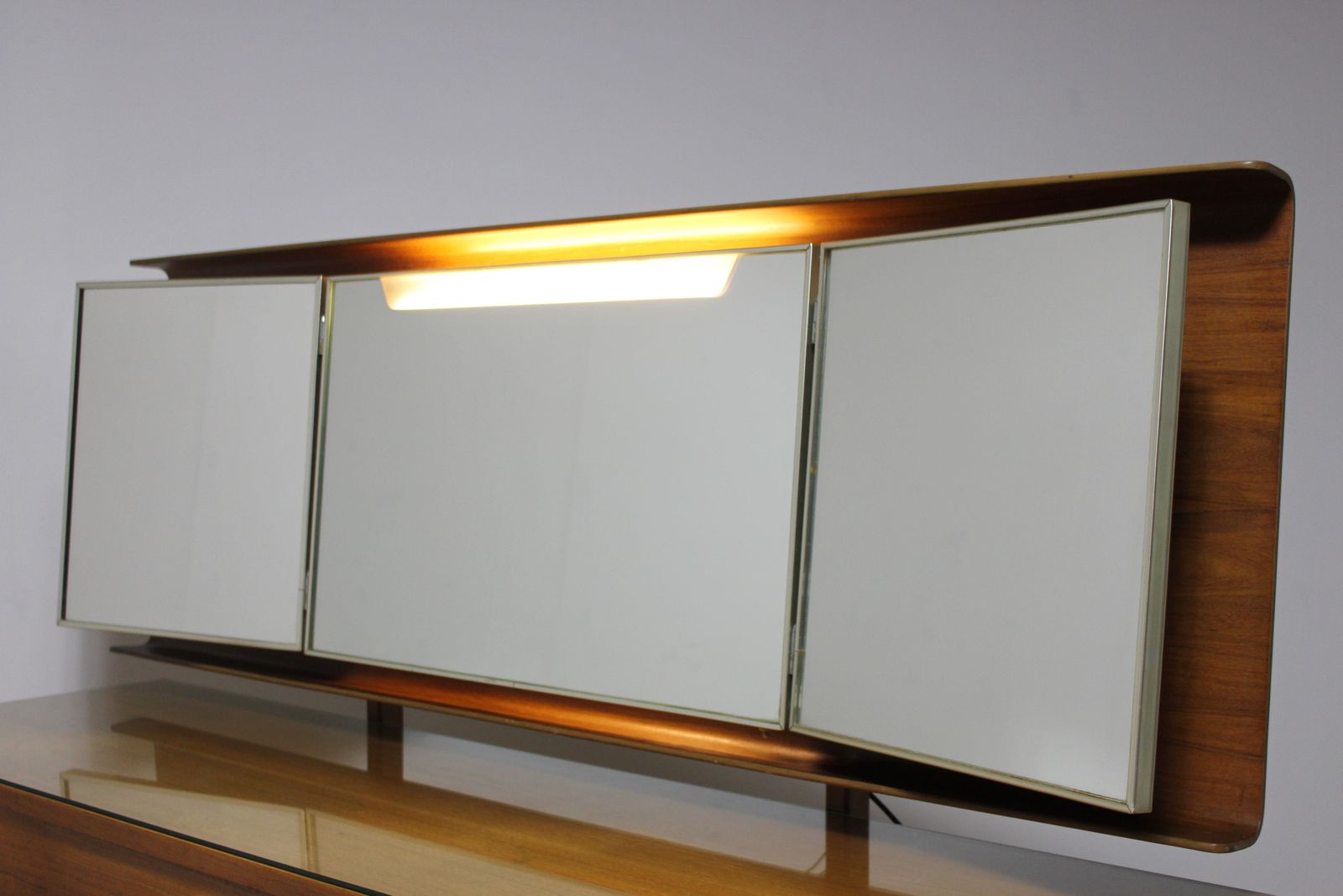 Uniflex Q Range Dressing Table By Gunther Hoffstead photo furniture