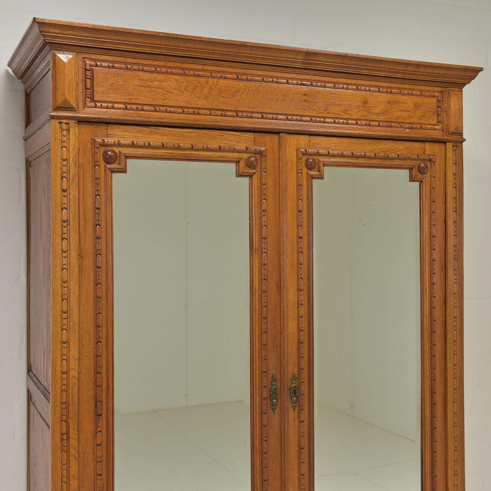 photo furniture Antique! Restored Hall Wardrobe, Gründerzeit Period, Circa 1920, Solid Oak.