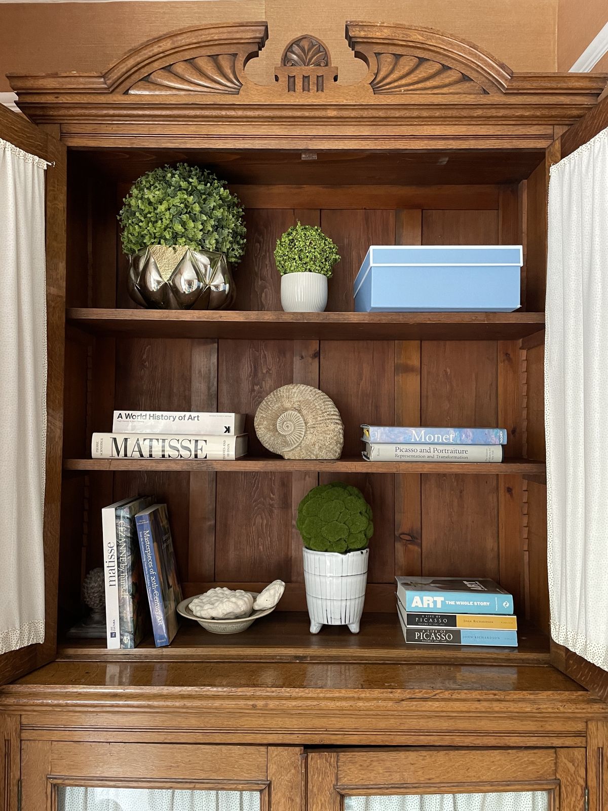 photo furniture Country House Golden Oak Bookcase