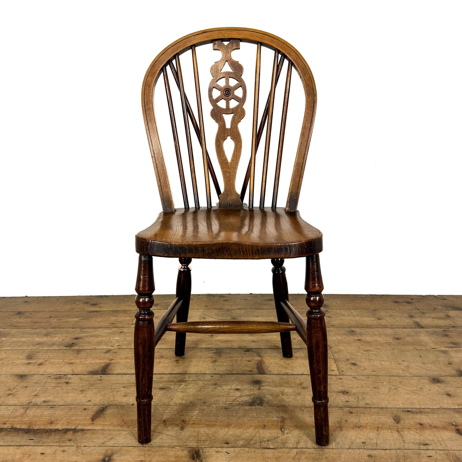 Antique Set Of Four Wheelback Kitchen Chairs | Kitchen Chairs | Dining Chairs | Oak Antiques | Farmhouse Seating photo Furniture