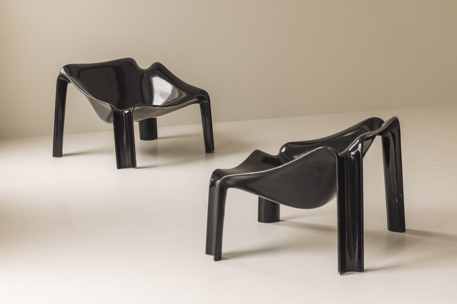 First Edition F300 Lounge Chairs By Pierre Paulin For Artifort, France 1964.