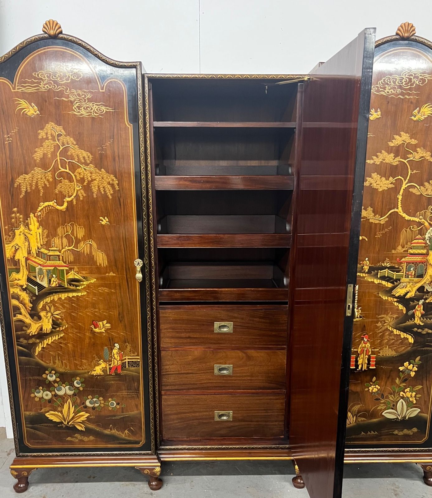 Stunning Chinoiserie Bedroom Suite By Maples & Co. photo for sale