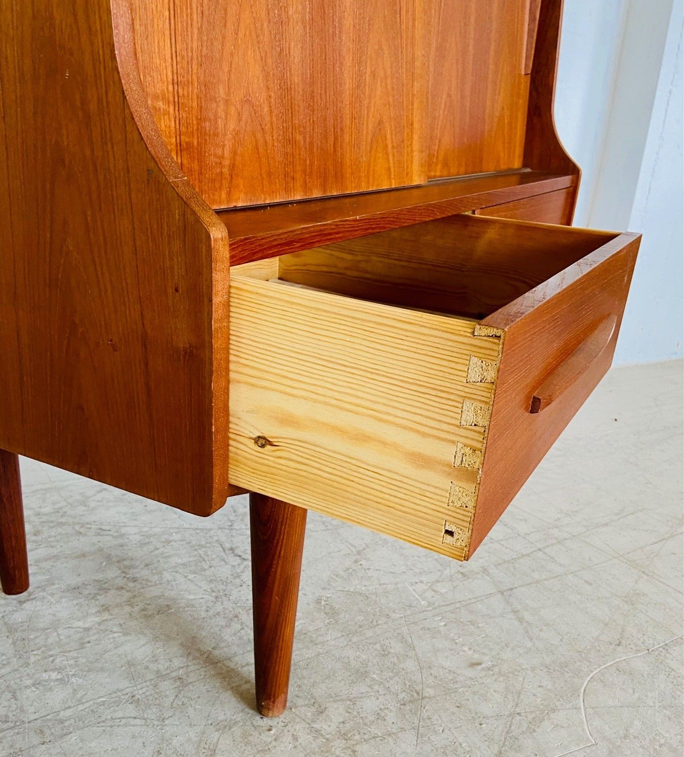 photo vintage Vintage Danish Mid Century Teak Bar Cabinet By Royal Board 1960,S