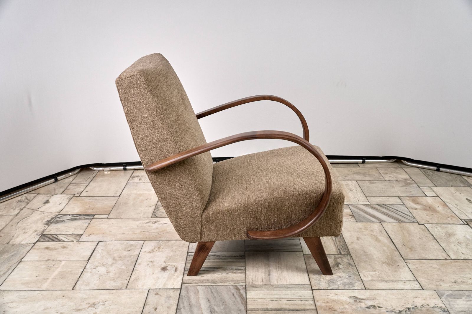 H 410 Armchair Designed By Jindrich Halabala, 1940s, Czechoslovakia photo 826.0