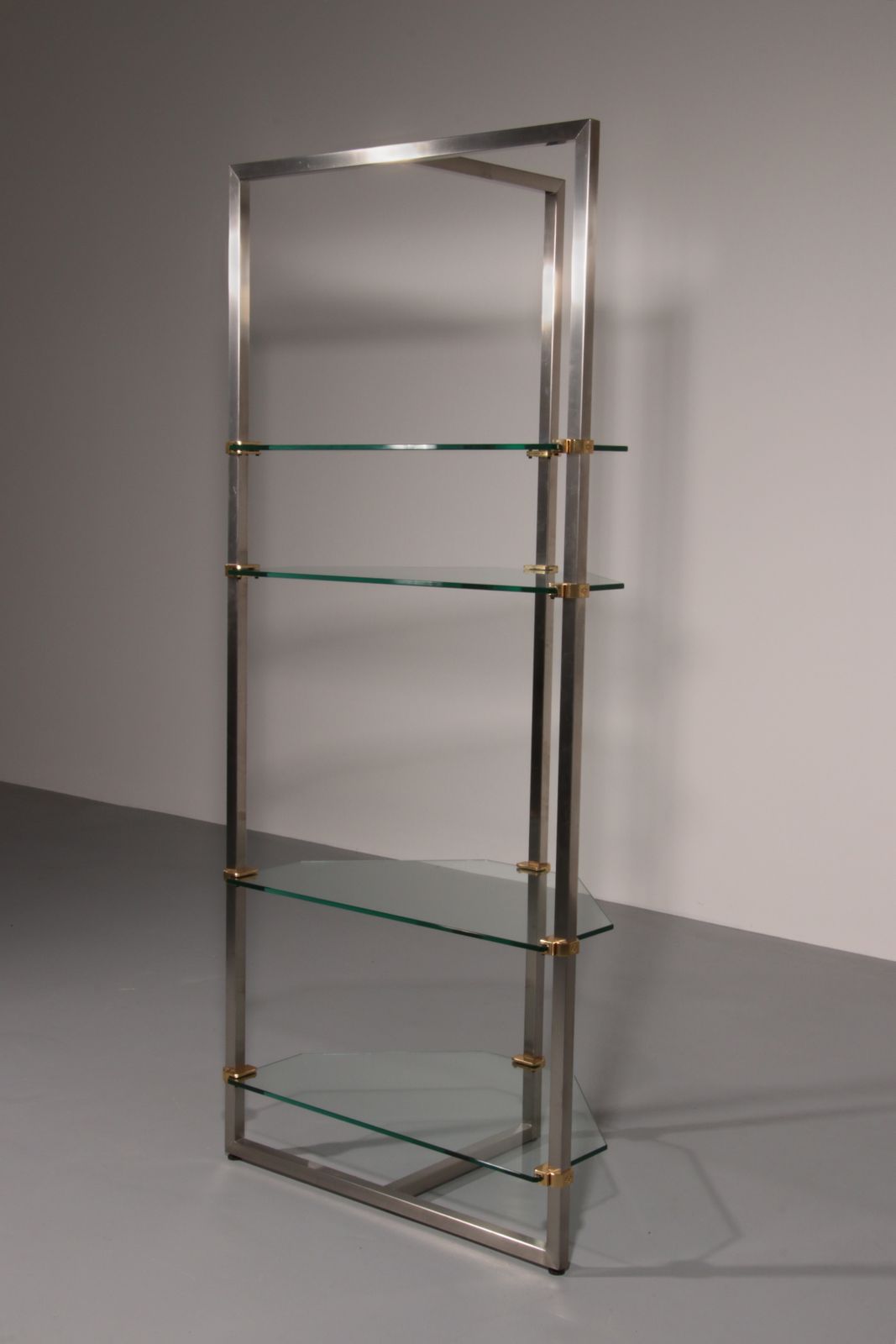 Peter Ghyczy 1970 Corner Cabinet – Iconic Stainless Steel & Aluminum Model R16 photo for sale