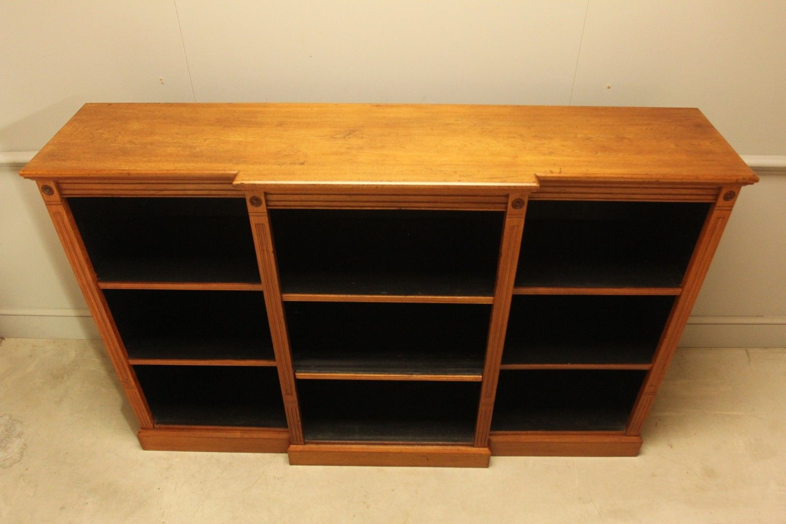 A Fine Pair Of Edwardian Mahogany Breakfront Open Bookcases photo Furniture