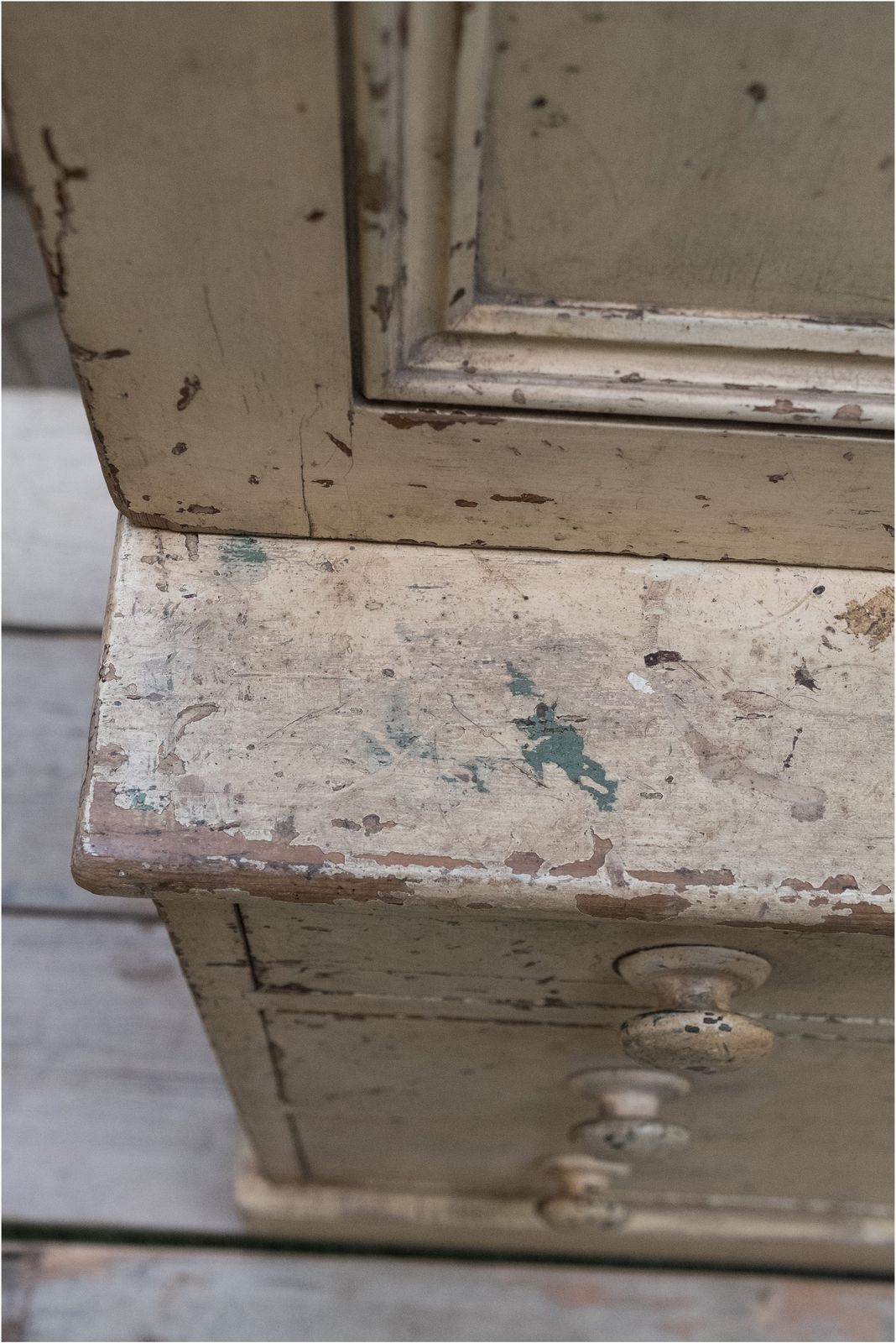 Exceptional 19th Century Painted Pine Housekeepers Cupboard In Original Paint (968) photo vinterior