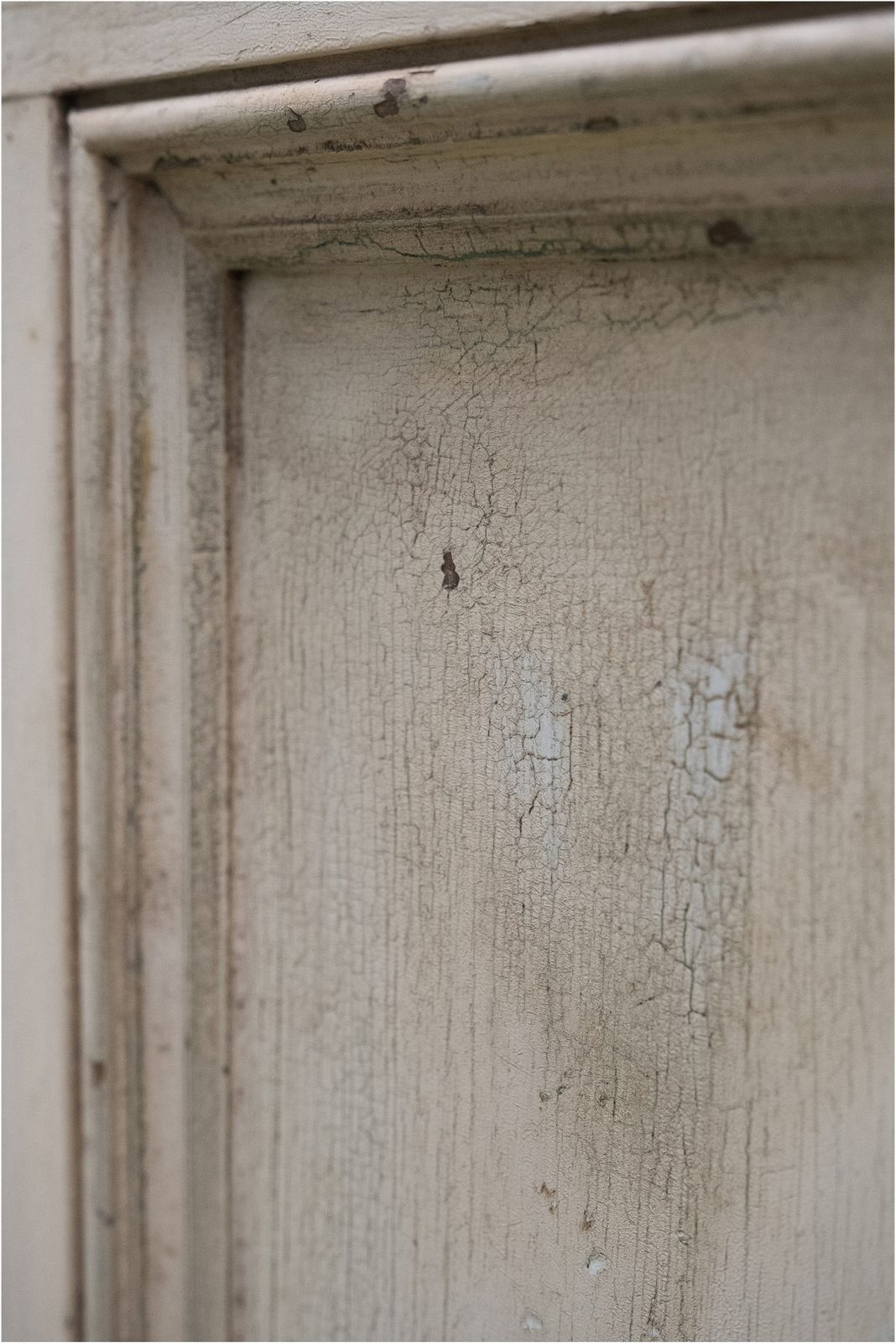 photo vintage Exceptional 19th Century Painted Pine Housekeepers Cupboard In Original Paint (968)