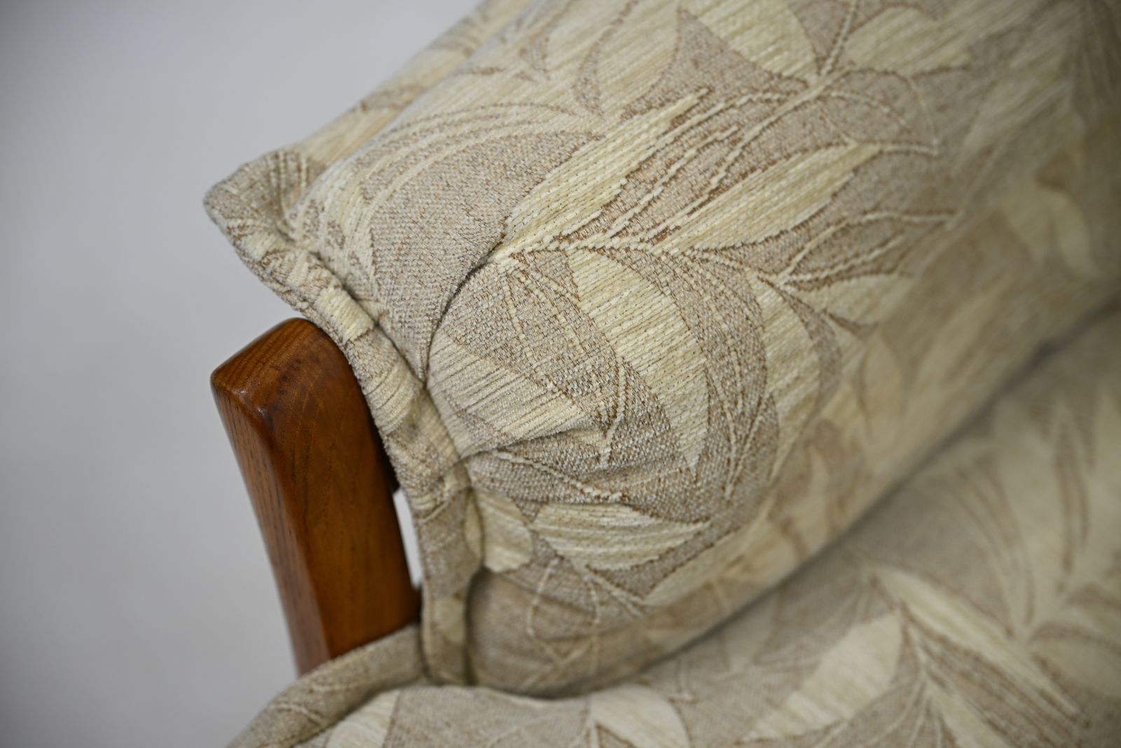 photo buy Ercol Saville 2str Sofa Ercol's Cleanable Upholstery Light Frame Free Delivery*