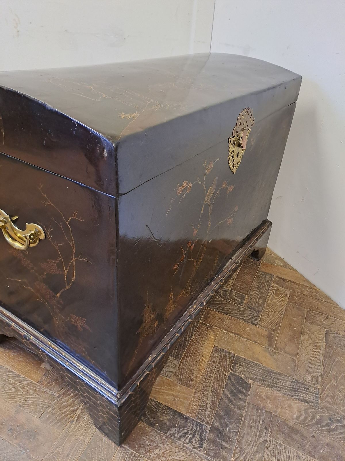 Japanese Black Lacquer Chest, 1900s photo vinterior