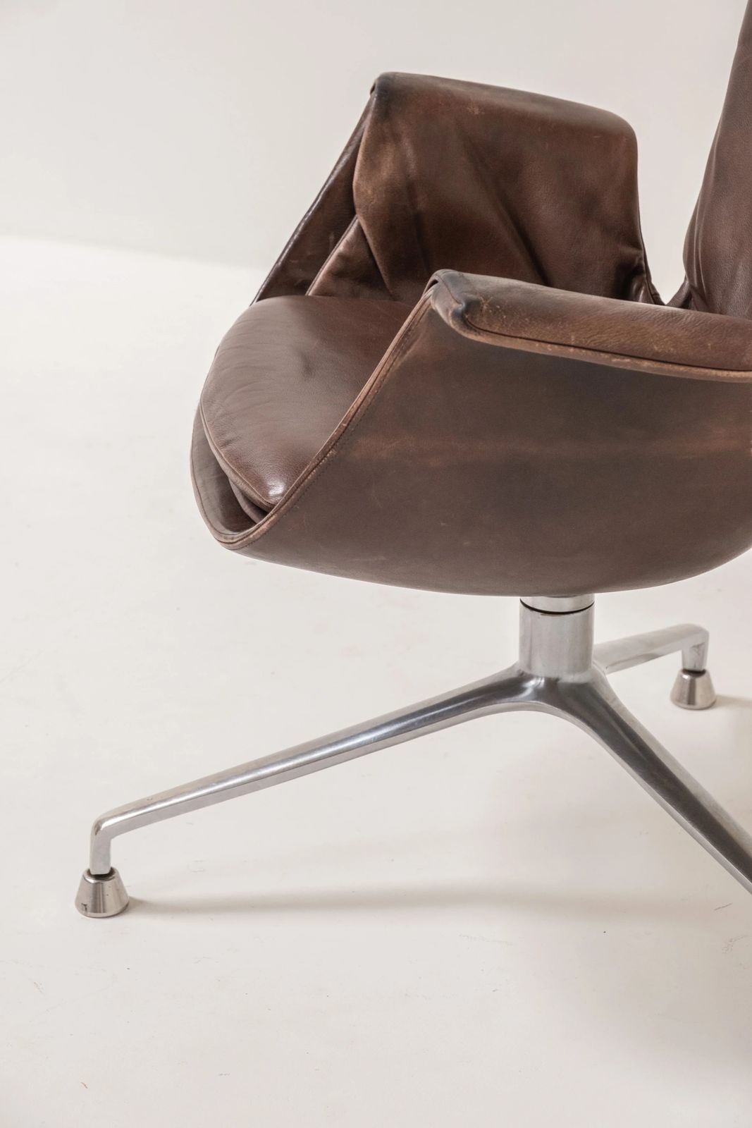 photo for sale Modell 6726 Tulip Chair By Preben Fabricius & Jorgen Kastholm For Walter Knoll 1950