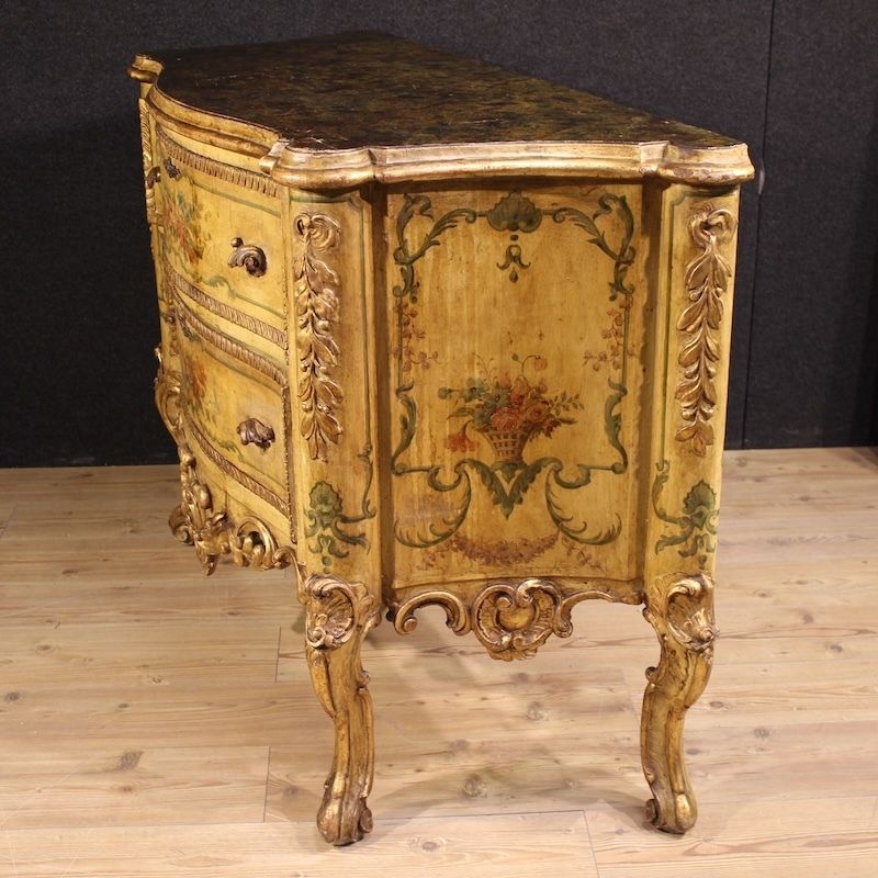 photo furniture Commode vénitienne de style Baroque, XXe siècle