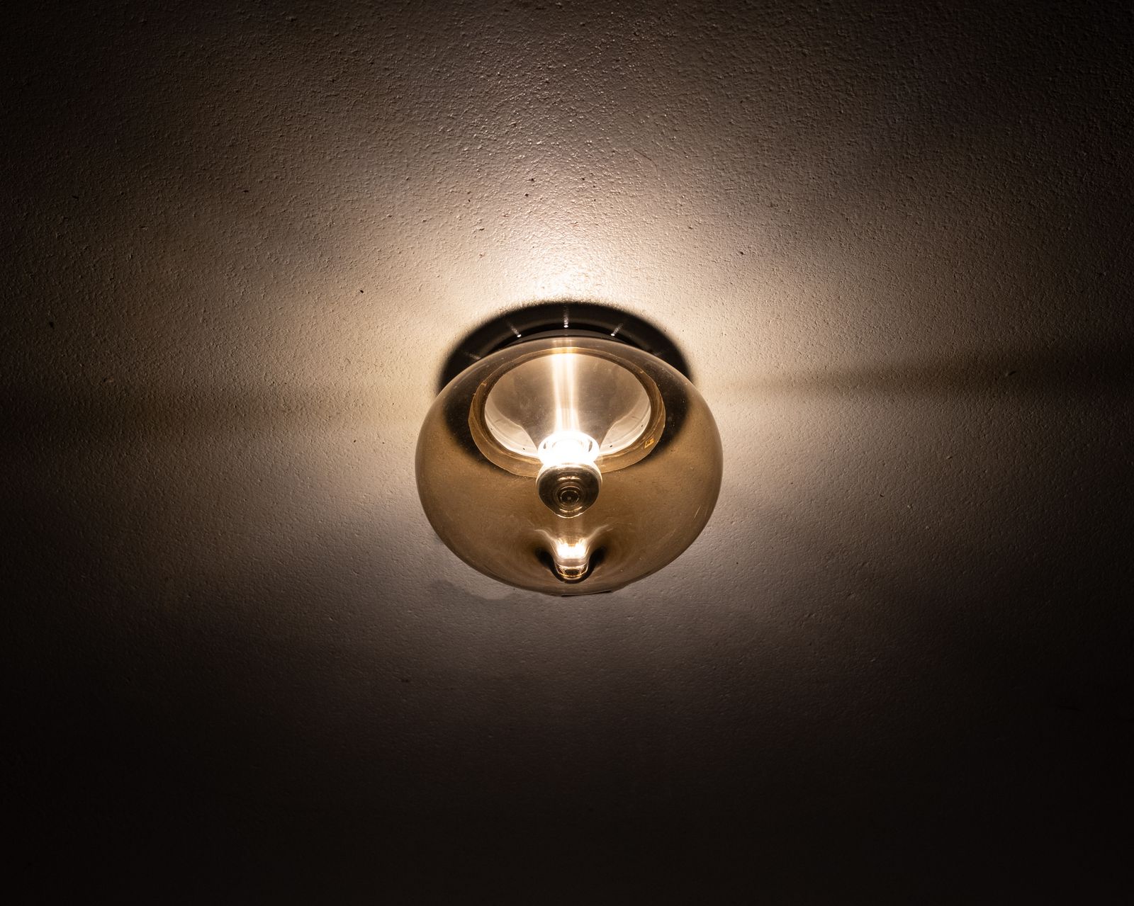Dijkstra Tear Drop Flush Mount Light, Grijsgetint Glas, Jaren 1970, Nederland photo 390.0