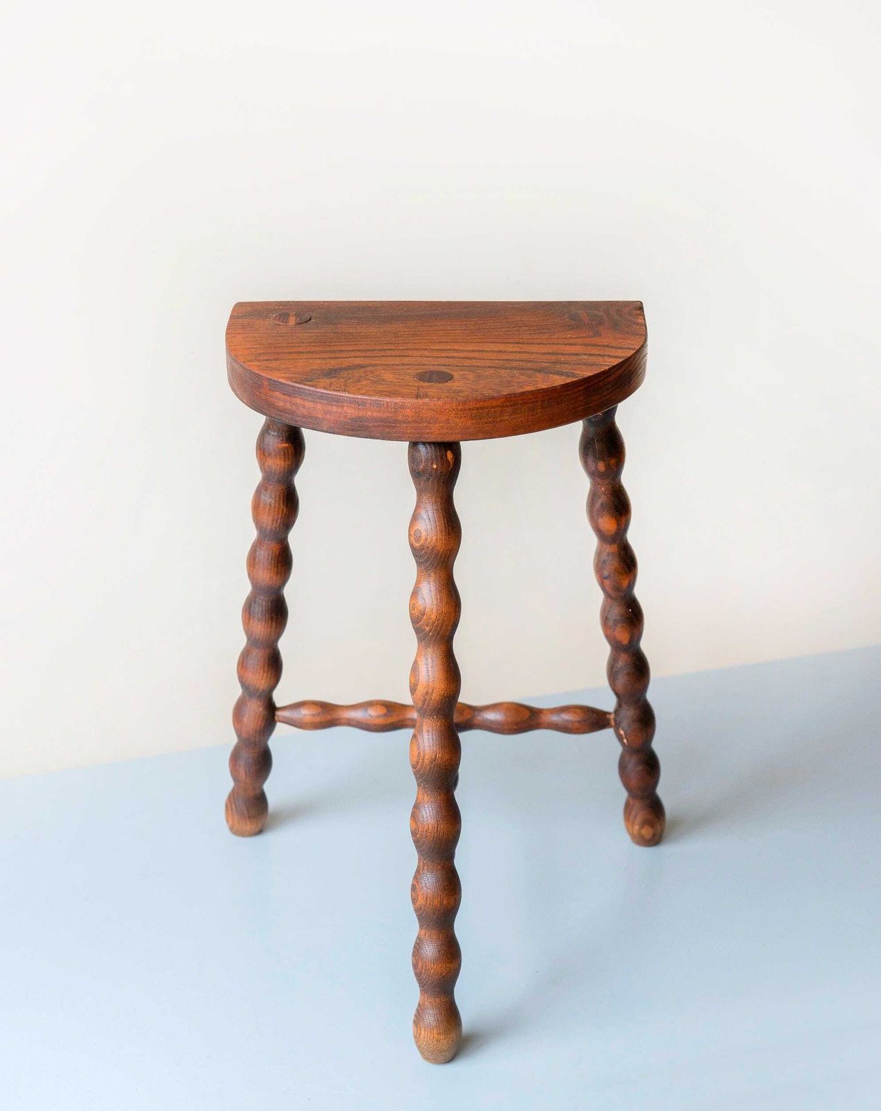 Vintage Wooden Milking Stool With Turned Bobbin Legs – Rustic Farmhouse Plant Stand photo Furniture