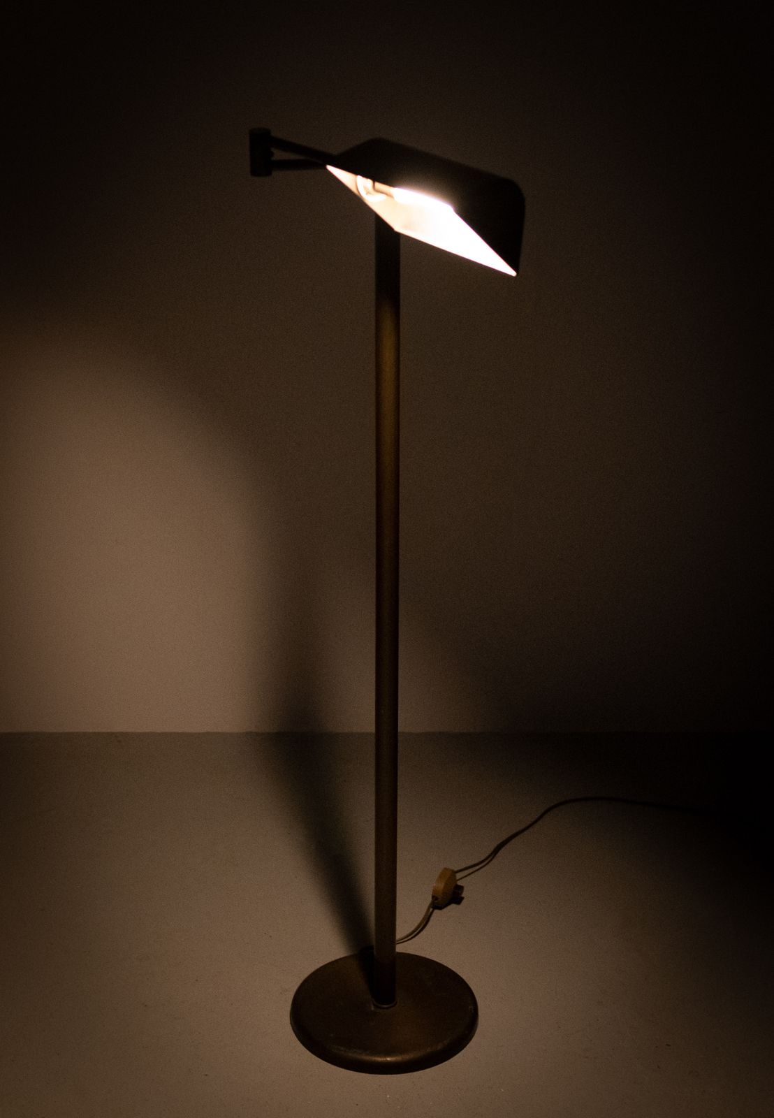 photo for sale Paar Bronsgekleurde Swingarmlamp Vloerlampen, Jaren 1970, Duitsland