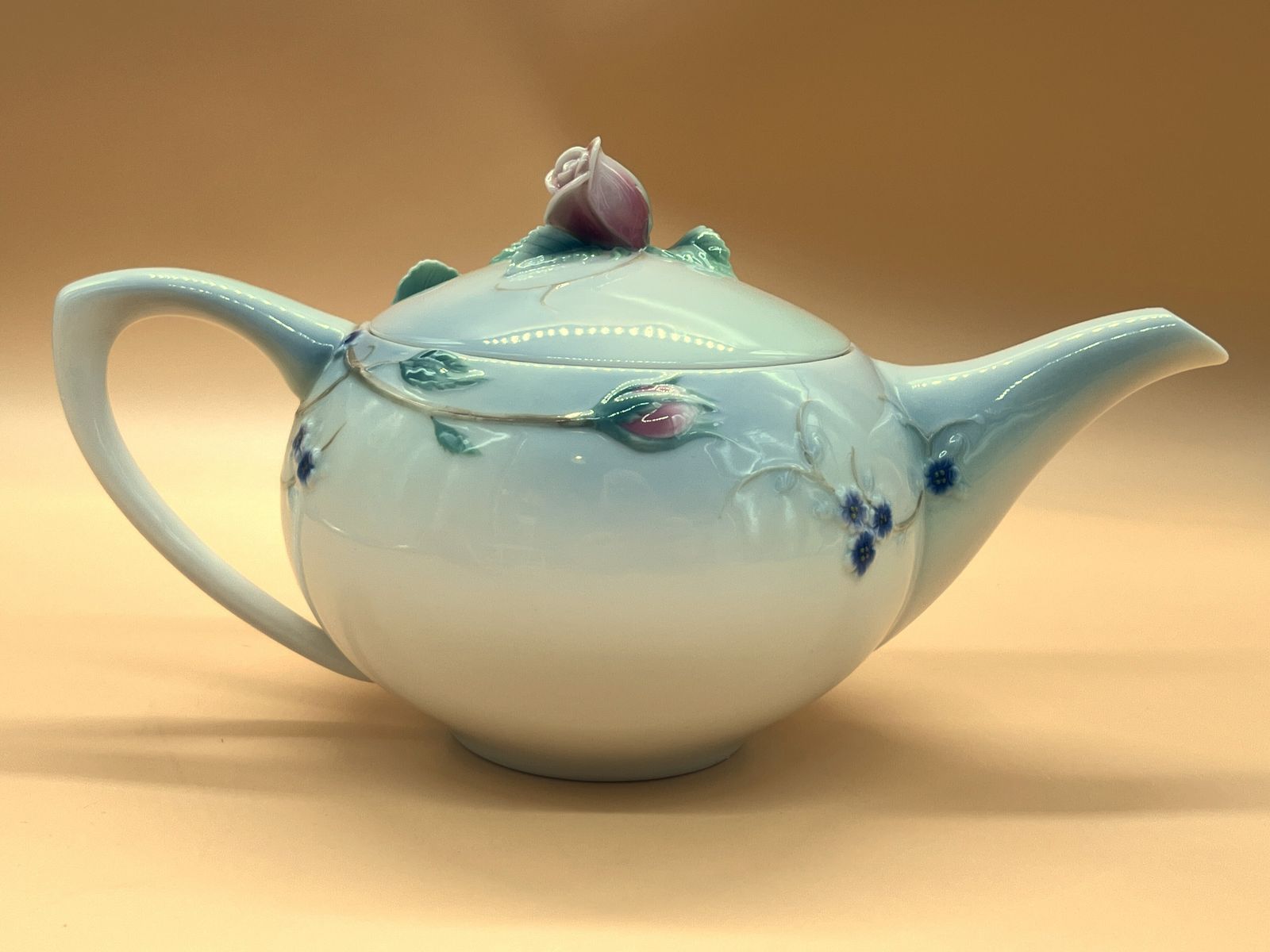Franz / Royal Doulton Porcelain Pink English Garden Rose Design Teapot. Fz00648. photo for sale