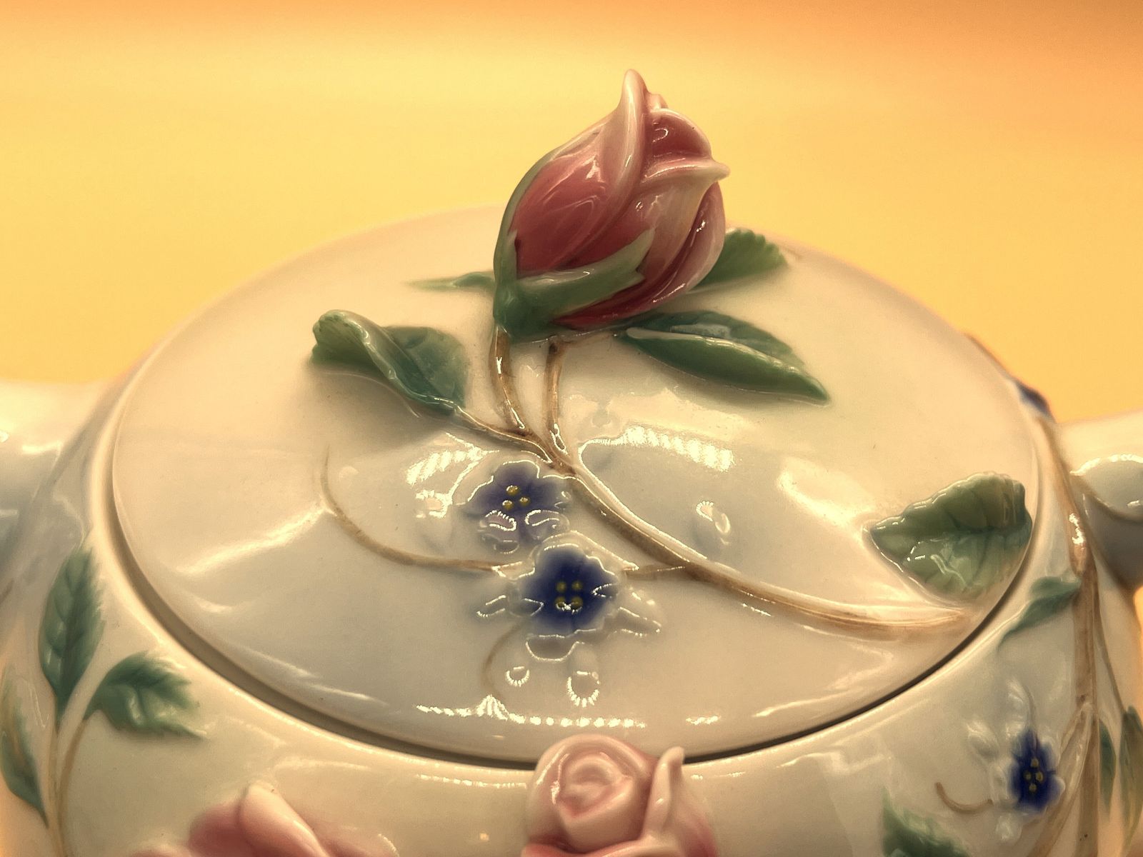 Franz / Royal Doulton Porcelain Pink English Garden Rose Design Teapot. Fz00648. photo 145.0