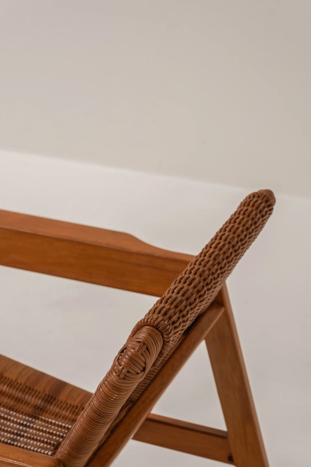 photo vintage Pair Of Italian Wicker Lounge Chairs, 1970s