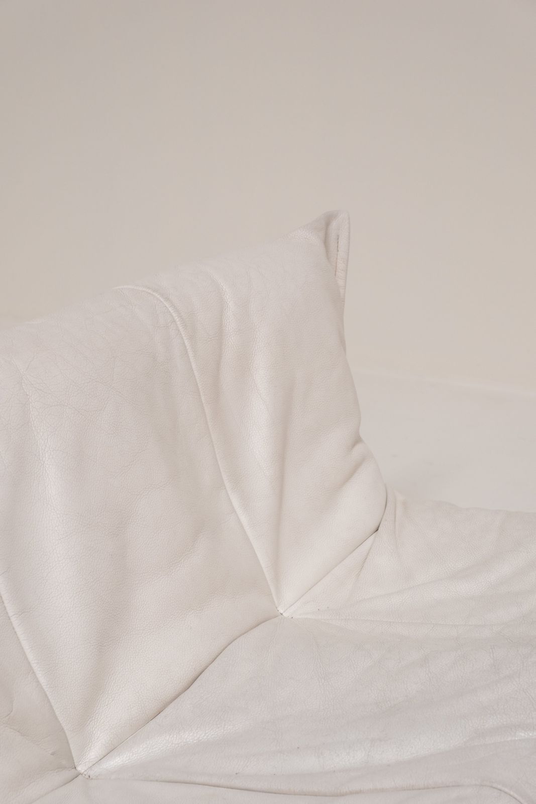 photo for sale Yoko 3 Seater Sofa By Michel Ducaroy For Ligne Roset, Original White Leather, 1970s