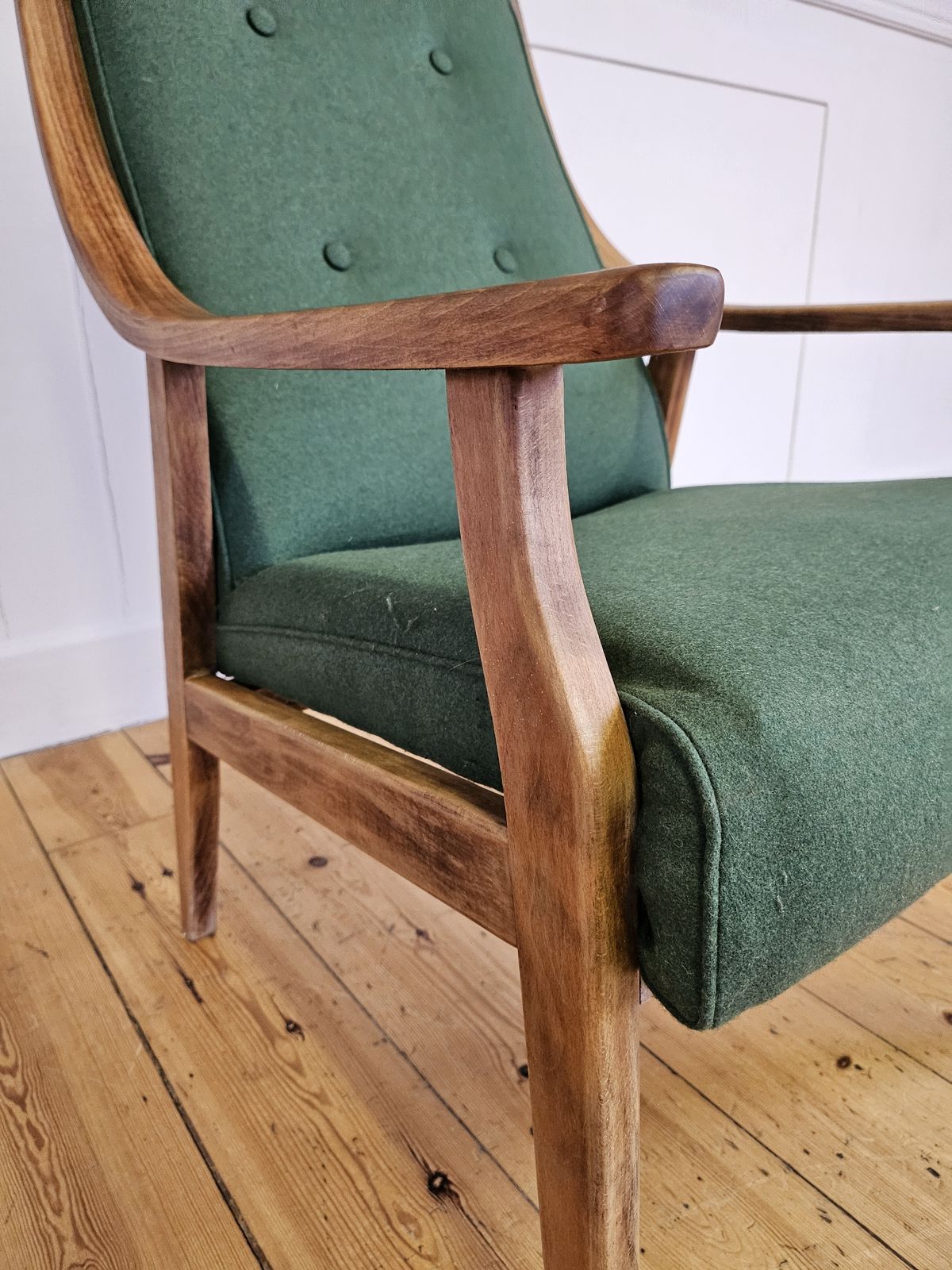 Mid Century Modern Fireside Chair photo 150.0