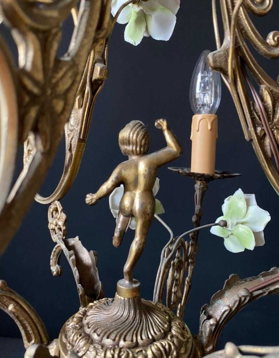 photo furniture Lustre d'époque avec roses en céramique et chérubin, hors taxes pour les États-Unis