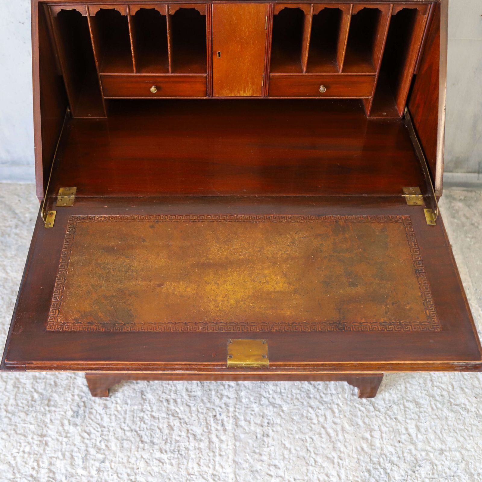 English 1930s Flame Fronted Mahogany Bureau With Warm Colour & Character photo vinterior
