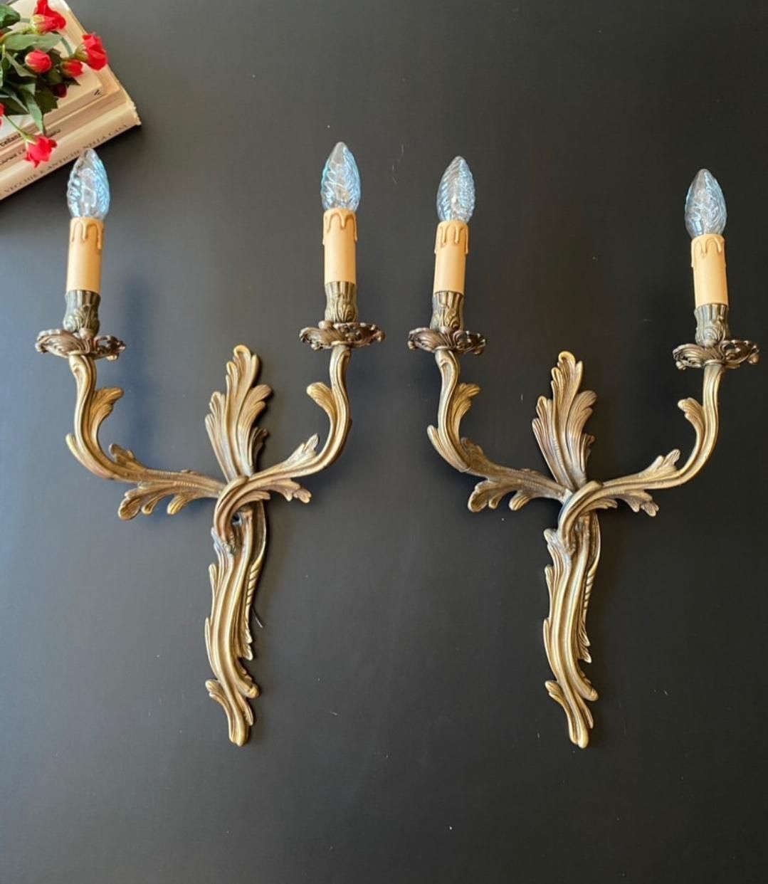 Hors taxes pour les États-Unis. Paire d'appliques murales d'époque en bronze photo furniture