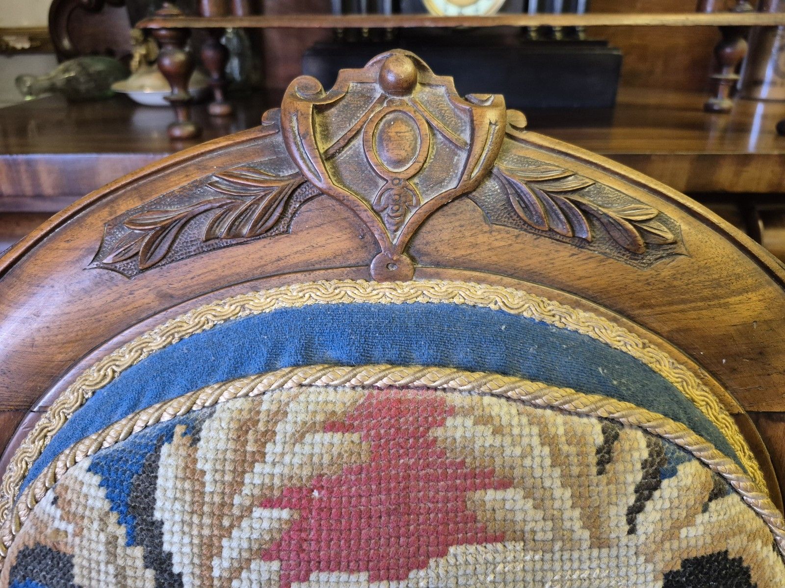 photo vintage Fab Victorian Gothic Walnut Tapestry & Velvet Upholstered Prie Dieu Prayer Chair