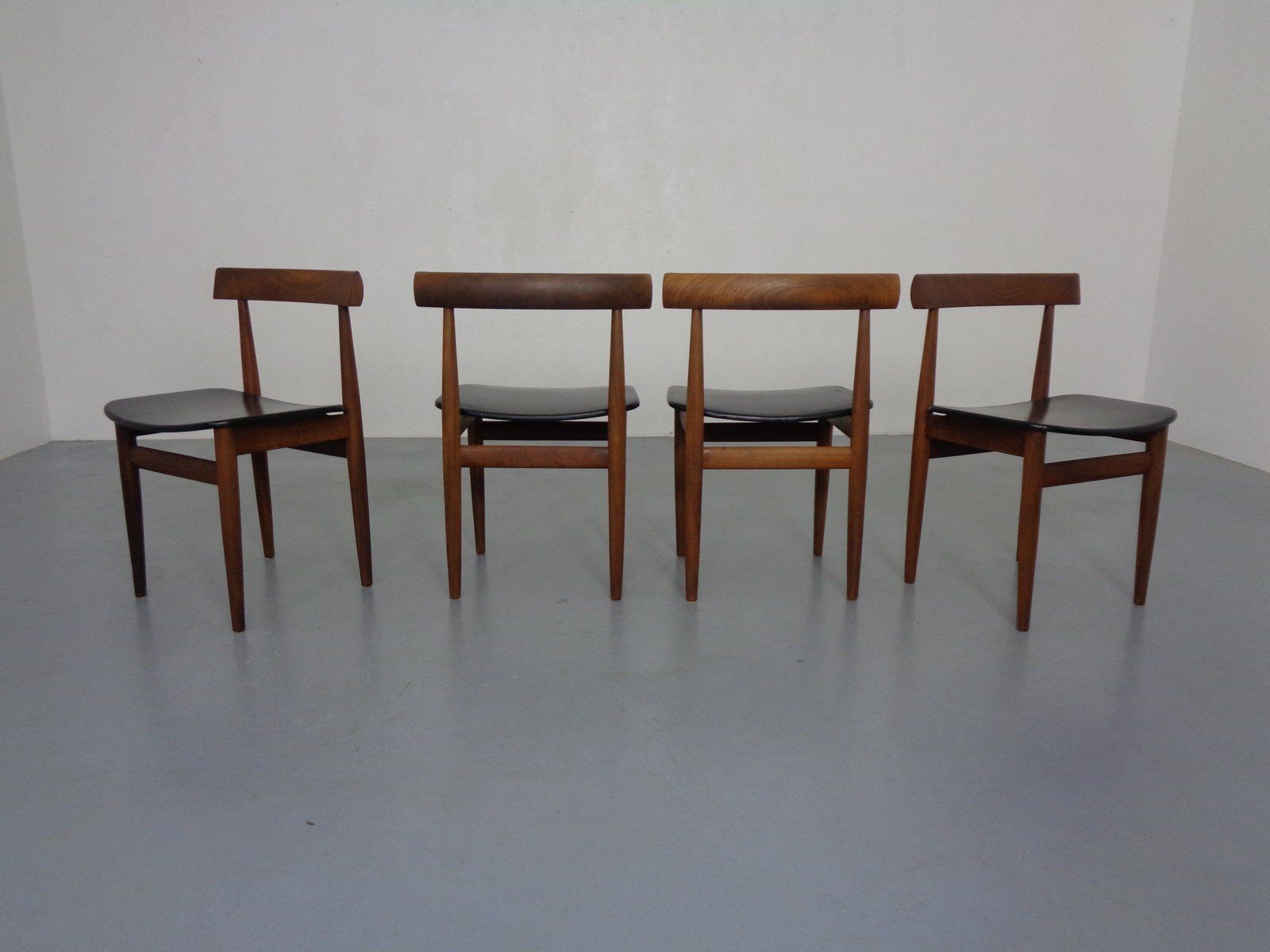 photo for sale Roundette Teak Table & Chairs From Hans Olsen, Denmark, 1950sm, Set Of 5