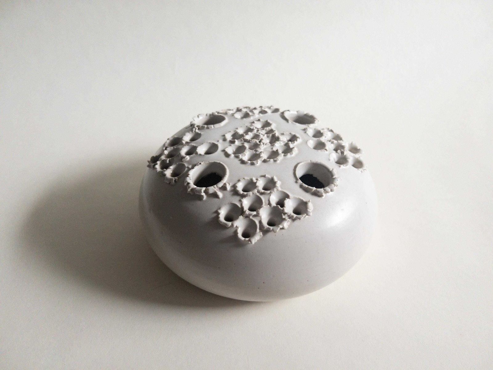 208.0 Vase de studio Aage Würtz, bougeoir en céramique blanche, style danois moderne photo