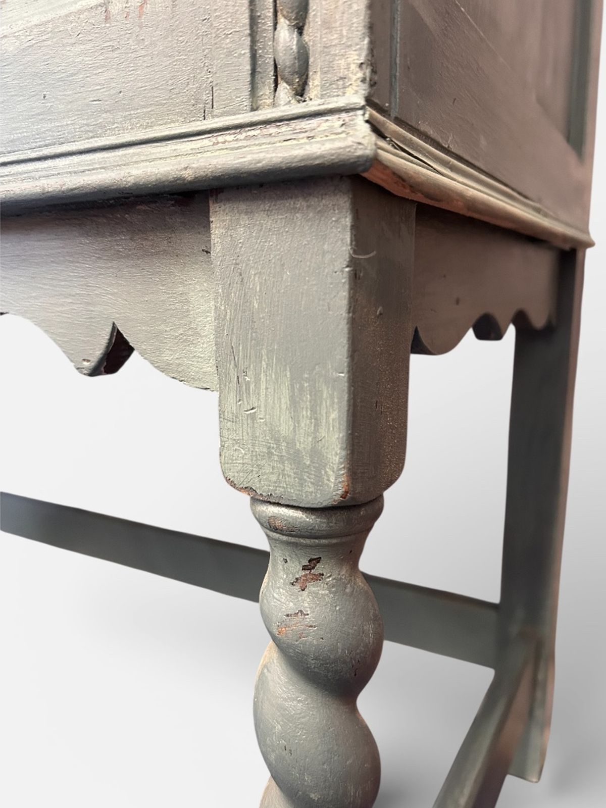 Antique Painted Oak Dresser With Barley Twist Columns, Mirror Back & Warner House–Lined Drawers photo buy