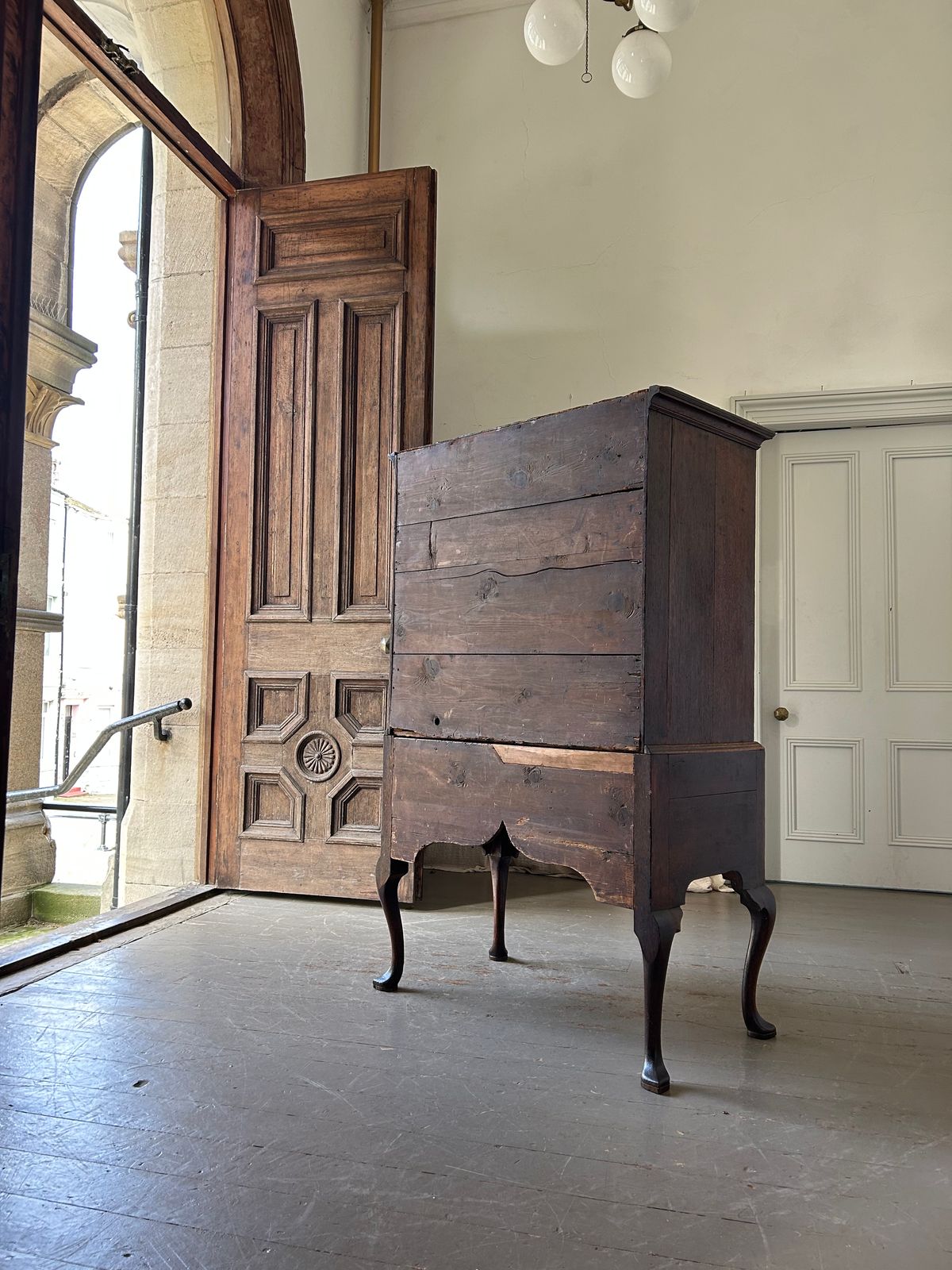 Elegant George 1st Oak Chest On Stand photo vinterior
