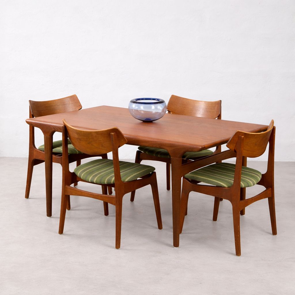 Dining Table With Extension Leaf, Johannes Andersen, Uldum Møbelfabrik