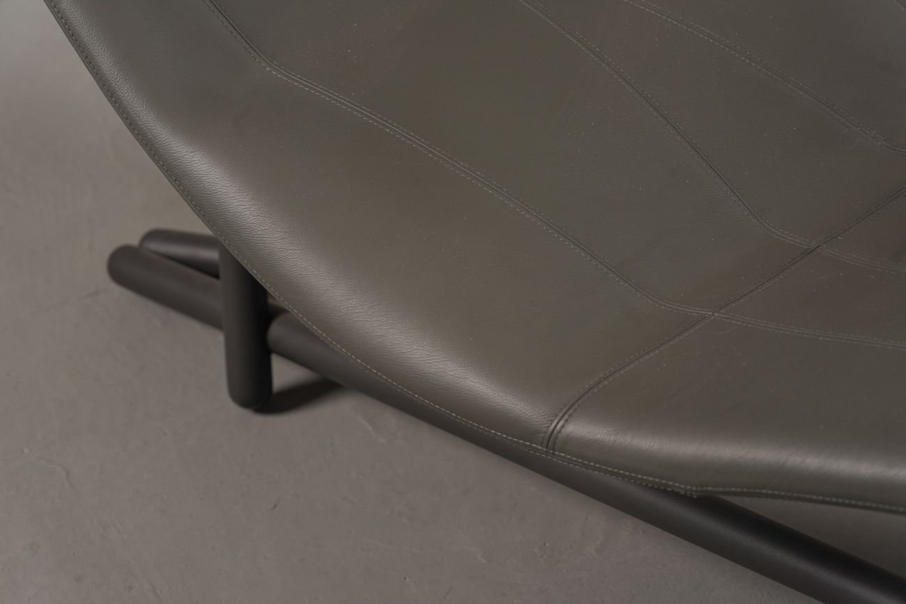 Donovan Grey Leather Chaiselongue By Giuseppe Vigano For Cattelan , Italy 2000’s photo vintage