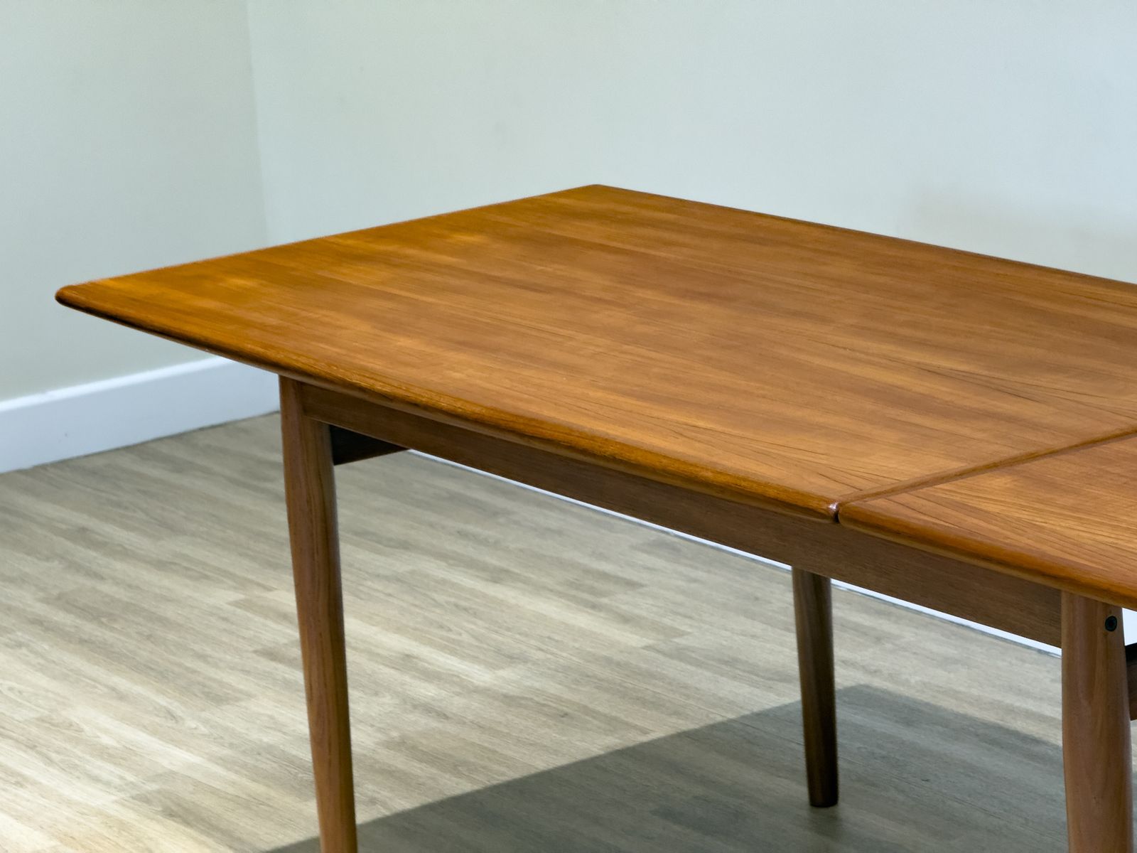 Mid Century Danish Teak Extending Dining Table (Johannes Andersen) photo Furniture
