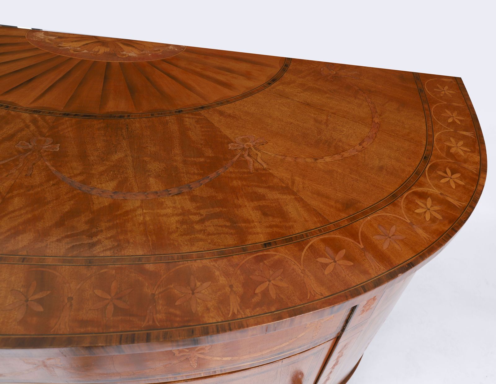 photo vinterior English Sheraton Revival Satinwood And Marquetry Cabinet  Circa 1900