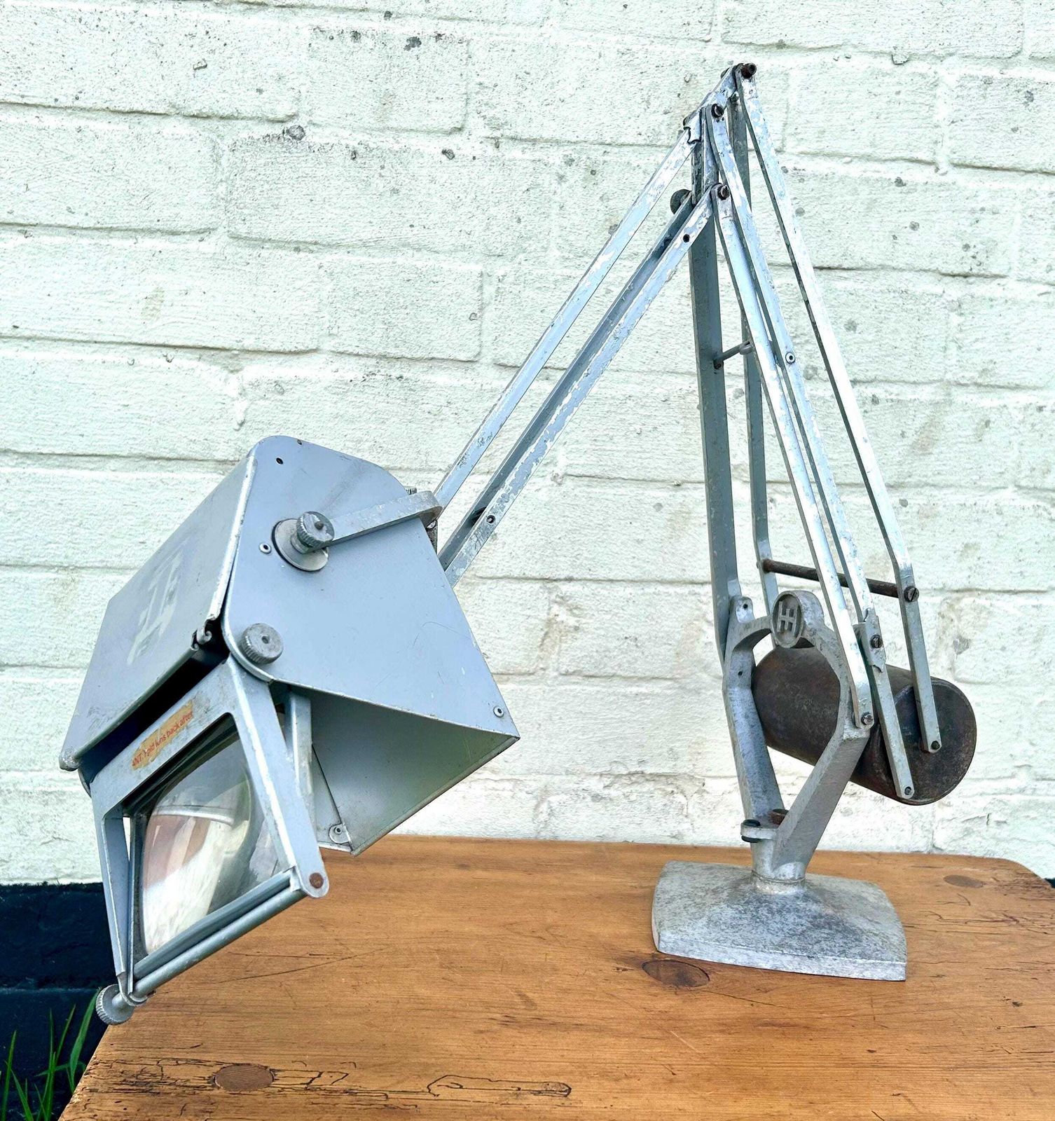 photo furniture Grey Horstmann Pluslite Magnifying Glass Industrial Desk Vintage Lamp Office Factory Retro Antique Light Lighting Mid Century Magnifier