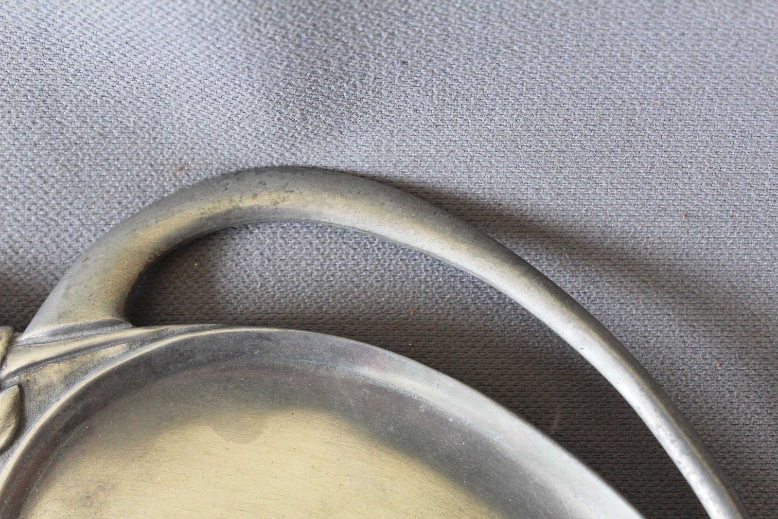 Large Vintage Pewter Centerpiece Tray, 94% Etain Pur, Four Leaf Clover Art Nouveau Design, Flat Platter, Potstainiers Hutois Belgium photo vinterior
