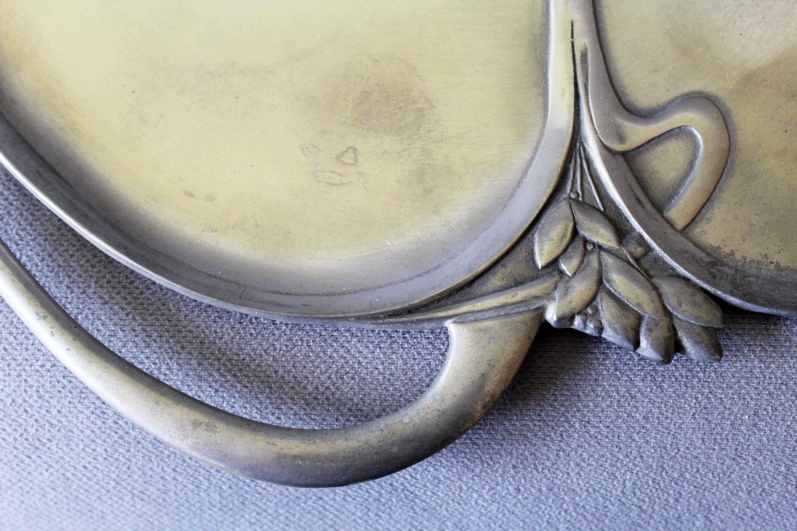 Large Vintage Pewter Centerpiece Tray, 94% Etain Pur, Four Leaf Clover Art Nouveau Design, Flat Platter, Potstainiers Hutois Belgium photo vintage