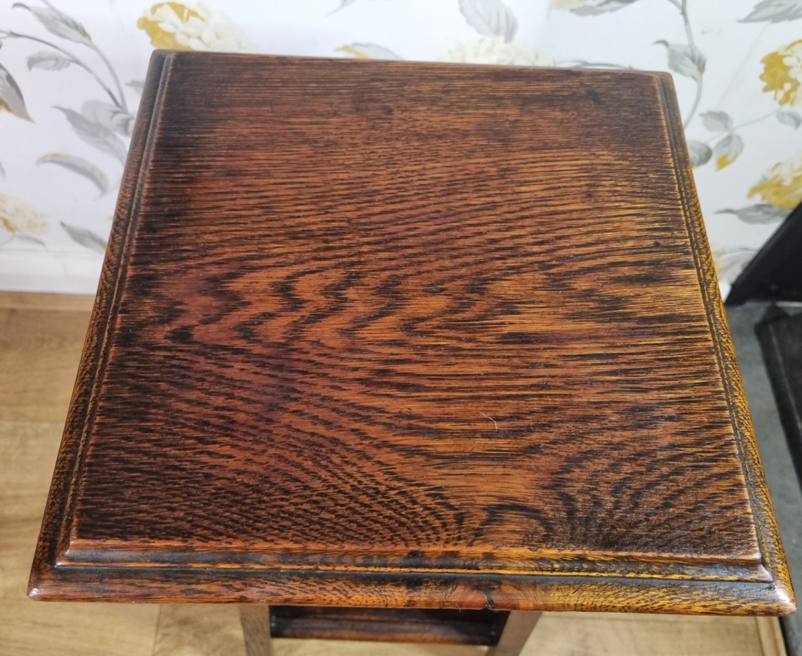 photo furniture Antique Oak Arts And Crafts Plant Stand Torchere Dark Patina Lamp Side Table