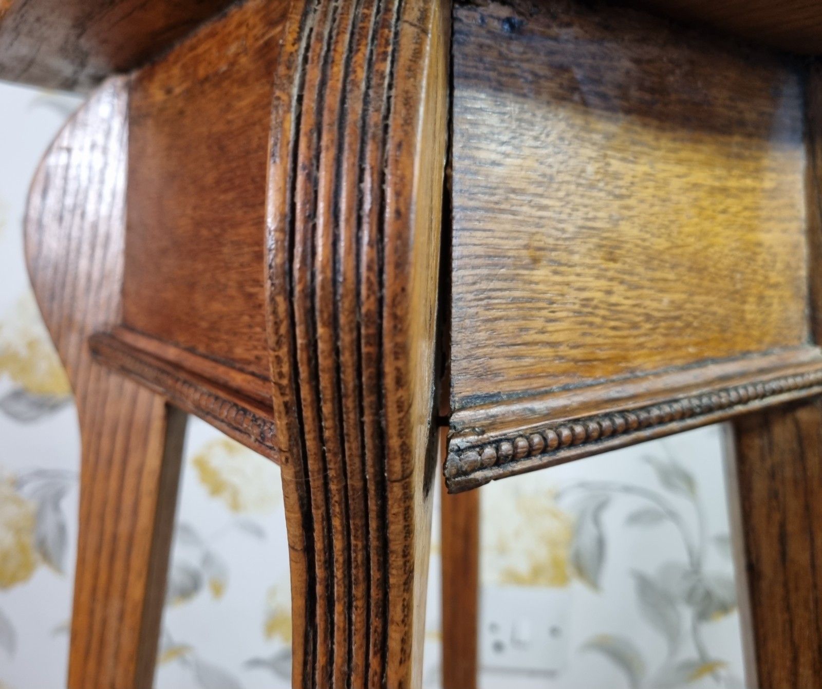 140.0 Antique Arts & Crafts Plant Stand Torchere Golden Oak Reeded Legs 74cm Tall photo