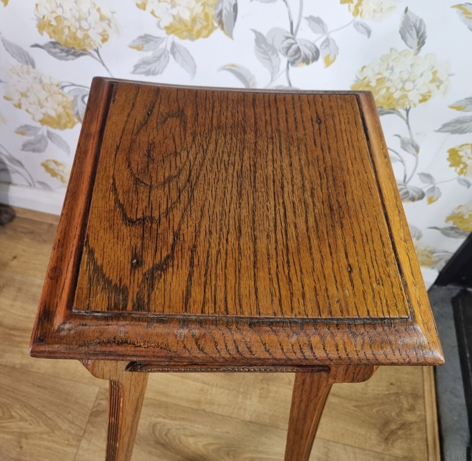 photo vinterior Antique Arts & Crafts Plant Stand Torchere Golden Oak Reeded Legs 74cm Tall