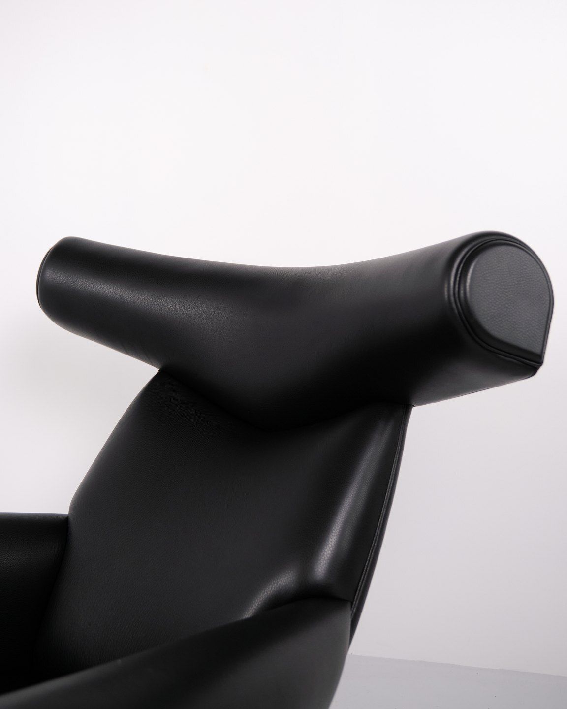 Ox Chair With Ottoman Model Ej100 In Black Leather By Hans J. Wegner For Fredericia Furniture photo vintage
