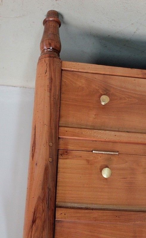 photo furniture Chest Of Drawers Cherry 19th