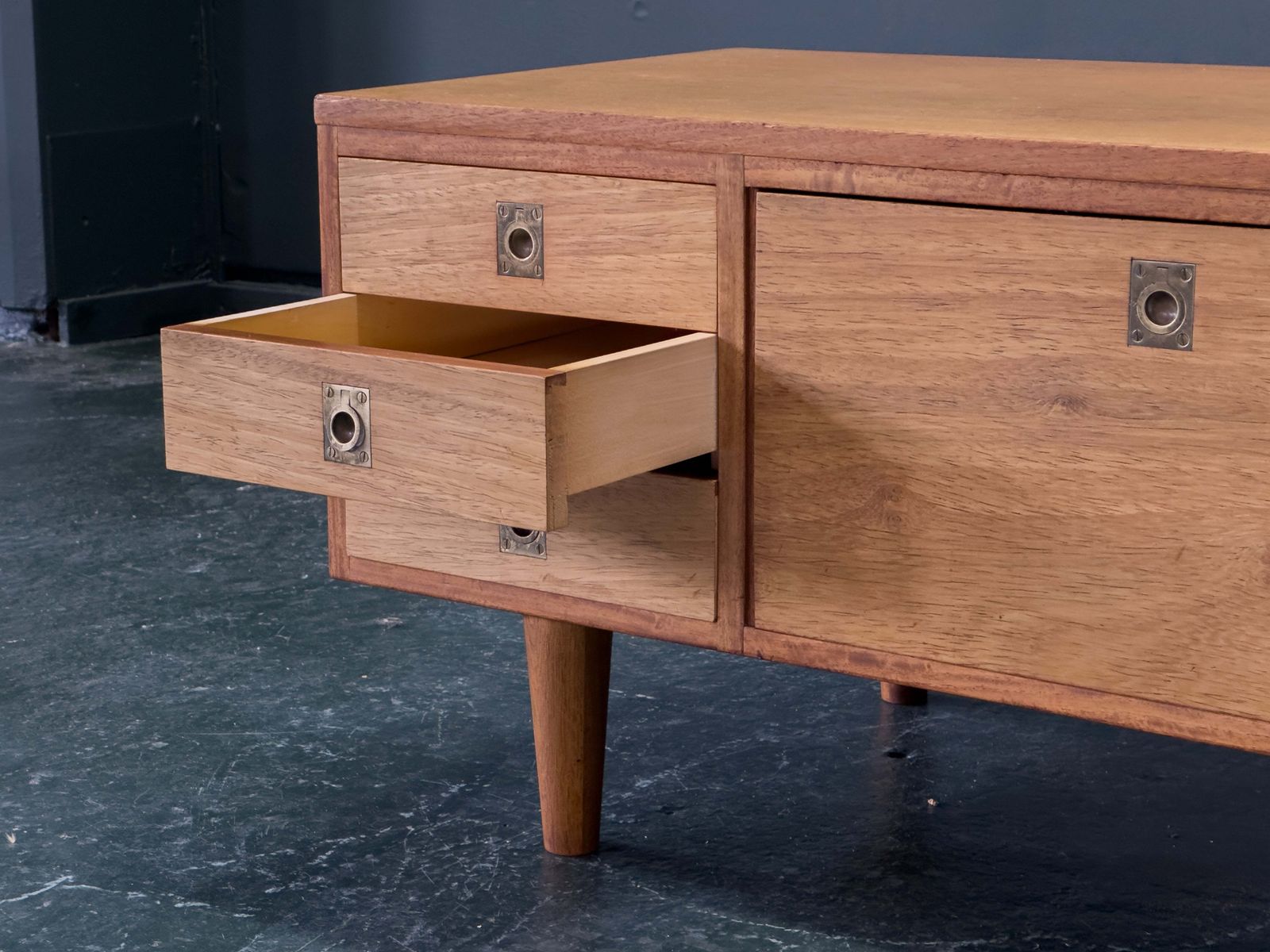 photo furniture Small Oak Sideboard